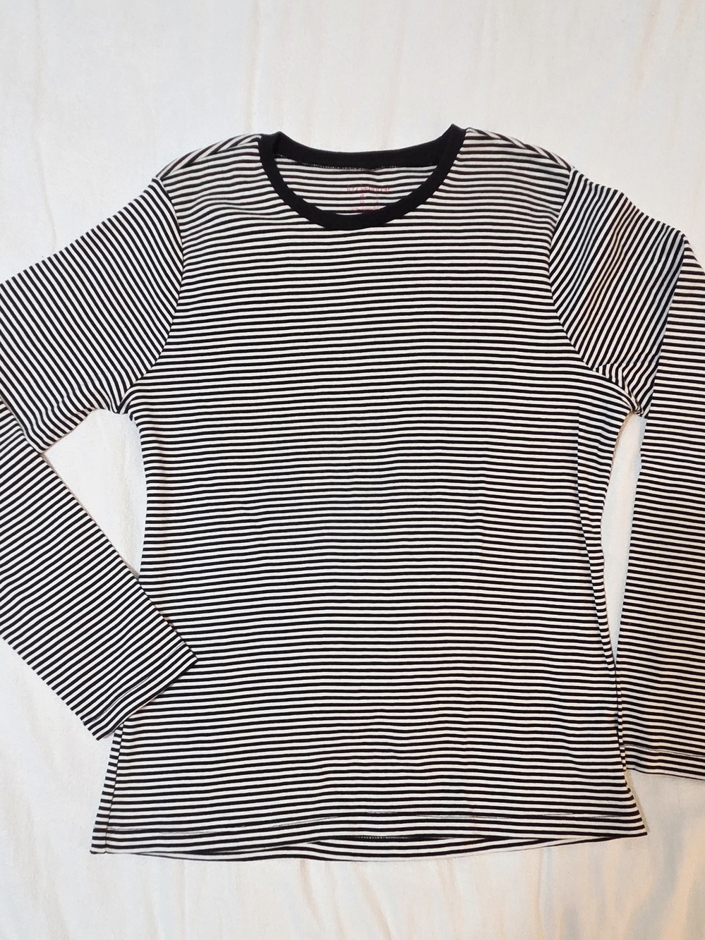 Liz Claiborne Black and White Striped Long-Sleeve Tee